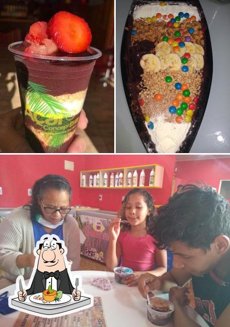 Esta é a imagem mostrando comida e mesa de jantar no Lanchonete e sorveteria Famintus!