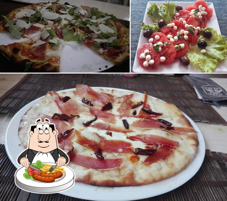 Еда в "Ancona Pizza"