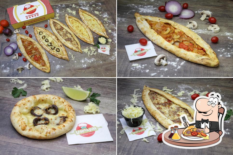 No Lahmajun Berrini, você pode degustar pizza