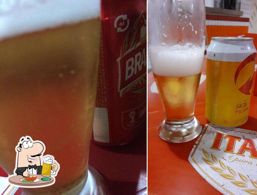 Lú Lanches Santa Bárbara d'Oeste serve uma seleção de cervejas