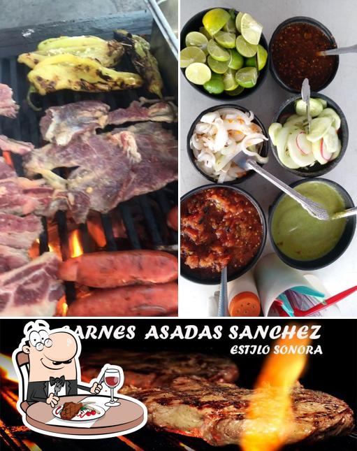 Закажите блюда из мяса в "CARNES ASADAS SANCHEZ"