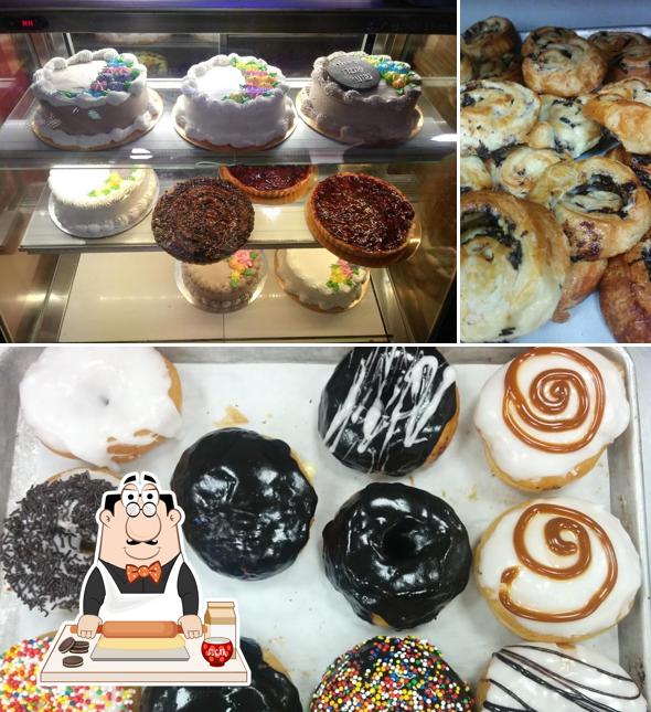 Parisers Bakery serves a selection of desserts