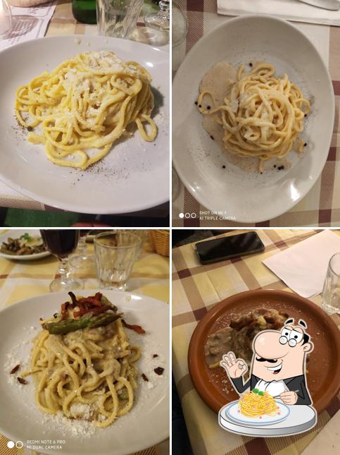 Spaghetti alla carbonara al Osteria Qui Se Magna!