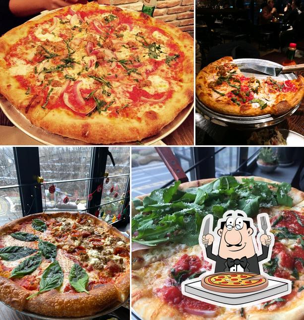 Elige una pizza en Gino’s NY Pizza Itaewon 지노스 피자 이태원