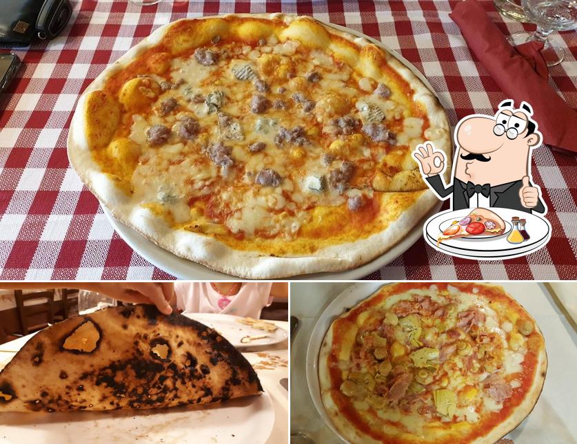 A Ristorante La Lumira, puoi provare una bella pizza