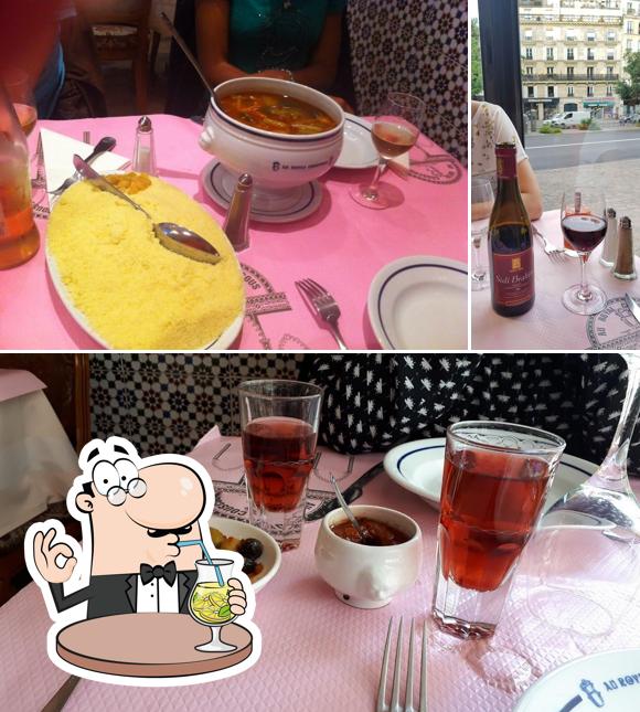 Vérifiez l’image indiquant la boire et table à manger concernant Au Royal Couscous