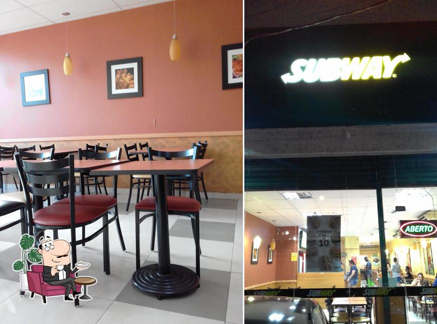 Sente em uma das mesas no Subway