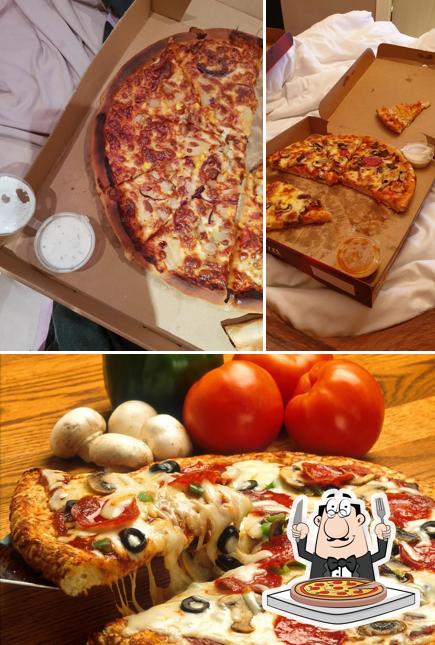 Order pizza at Pizza Parlour