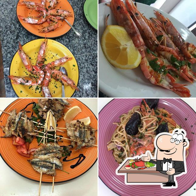 Try out seafood at Jammin Village