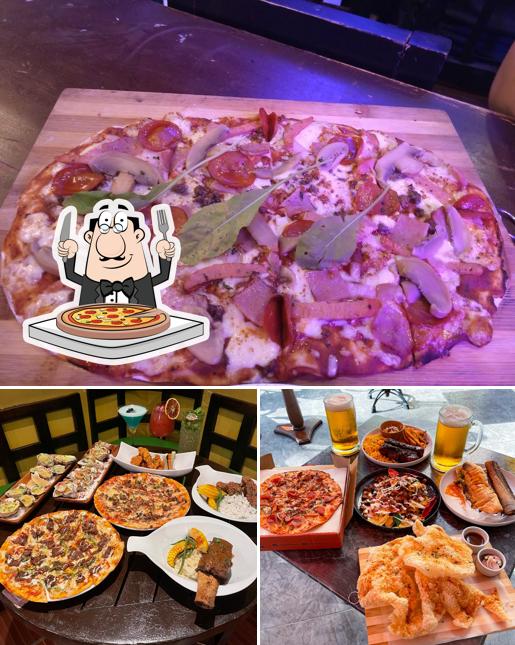 Try out pizza at RUE Eastwood