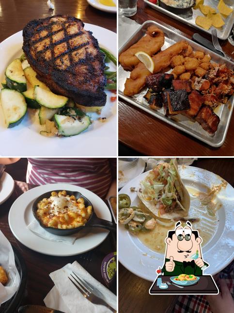 Pete's Bar & Grill, 721 W Walnut St in Albany - Restaurant reviews