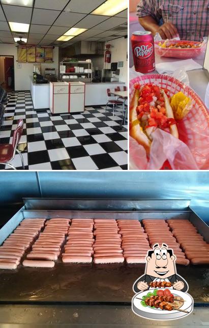 Еда в "Hot Dogs El Unico"