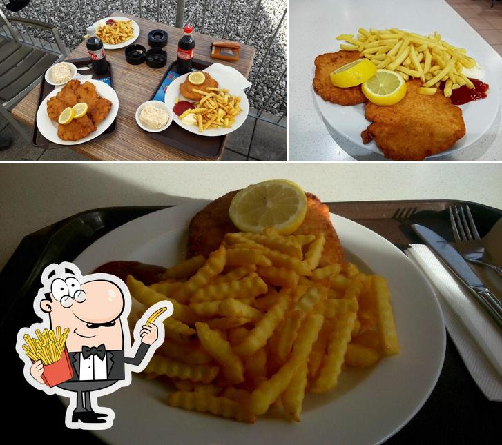 Essayez des pommes frites à Schnitzel Welt