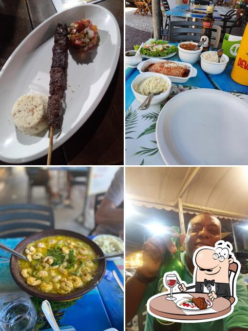Prove pratos de carne no Porto Caymmi Bar e Restaurante