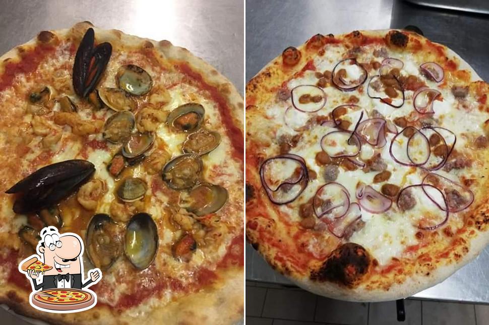 Scegli una pizza a La Scodela Ristorante Pizzeria