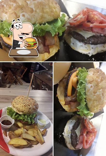 Delicie-se com um hambúrguer no Piratas Pastelaria e Hamburgueria Palhoça SC