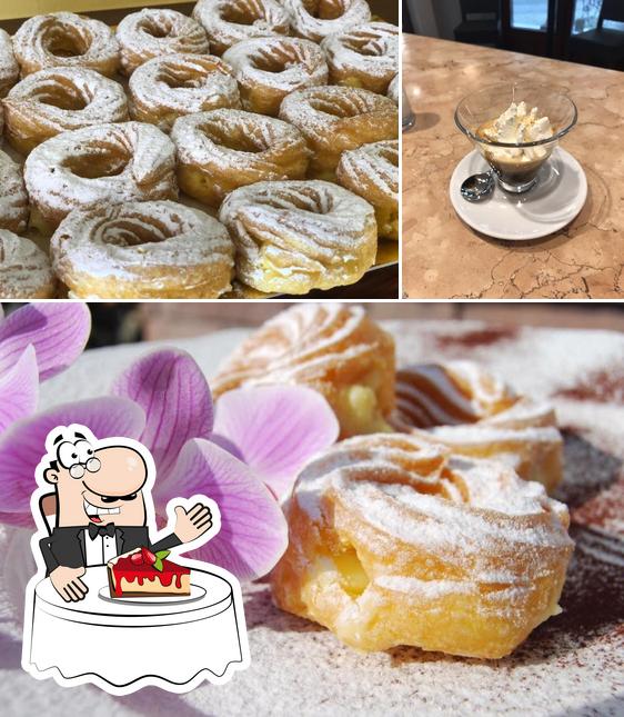 Caffetteria Pasticceria Bellunese serve un'ampia gamma di dessert