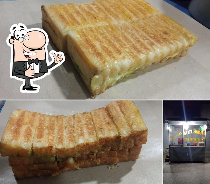 Взгляните на фотографию кафе "Roti Bakar Bandung Spesial"