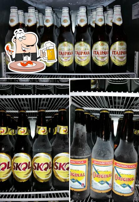 Peça um copo de cerveja leve ou escura