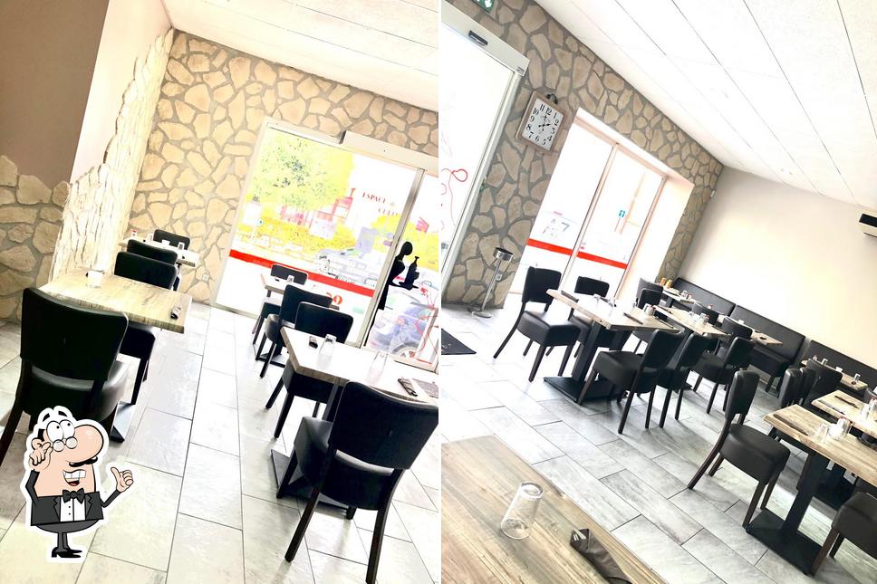 L'intérieur de Restaurant Sarl G-rilly Food's