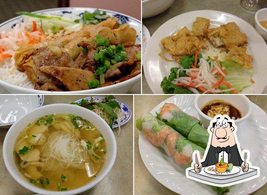 Food at Phở Little Saigon