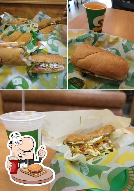 Peça um hambúrguer no Subway