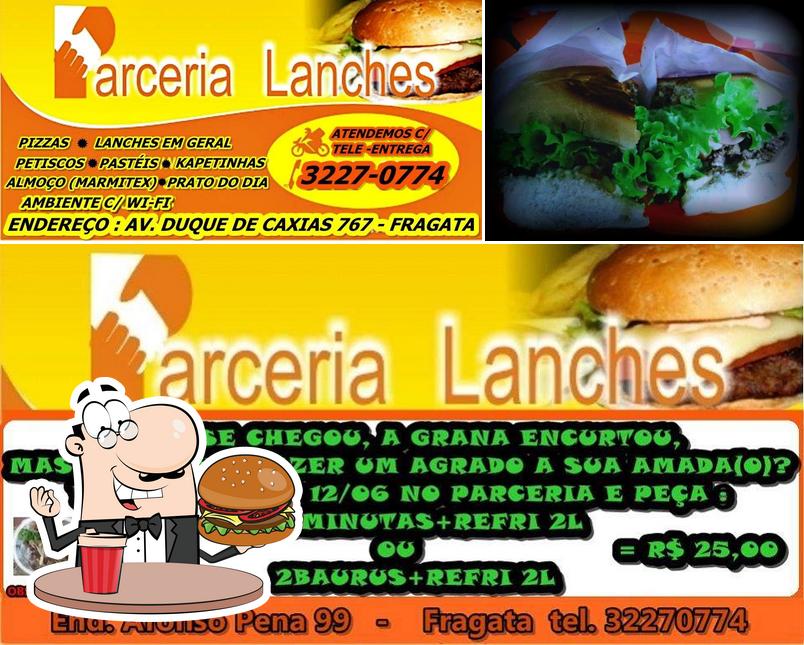 Consiga um hambúrguer no Parceria Lanches