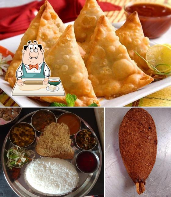 Samosa at Aahar restaurant and take away