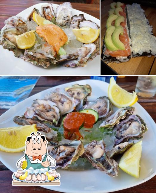Попробуйте блюда с морепродуктами в "Santos Express Restaurant"