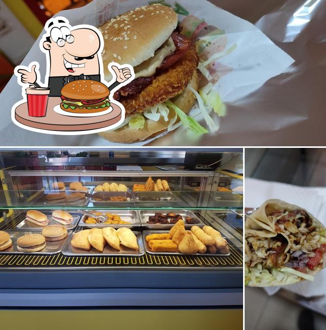 Ordina un hamburger a Al Solito Posto Bar Kebaberia Rosticceria Fast Food & Street food