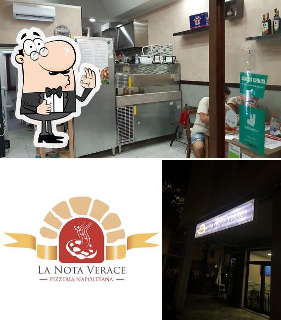 Look at the pic of La Nota Verace