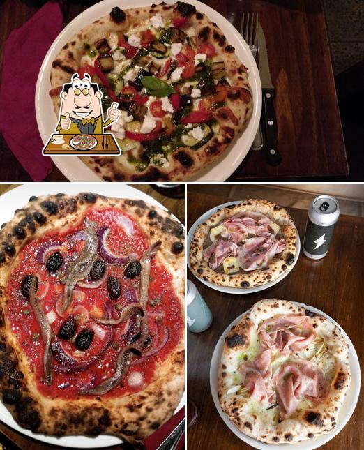 En La Balmesina, puedes disfrutar de una pizza