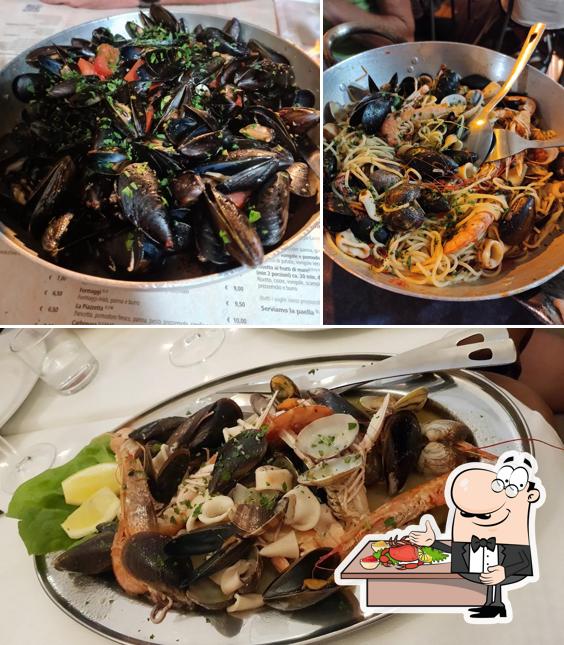 Commandez différents repas à base de fruits de mer proposés par Ristorante Pizzeria la Piazzetta di Oneglia