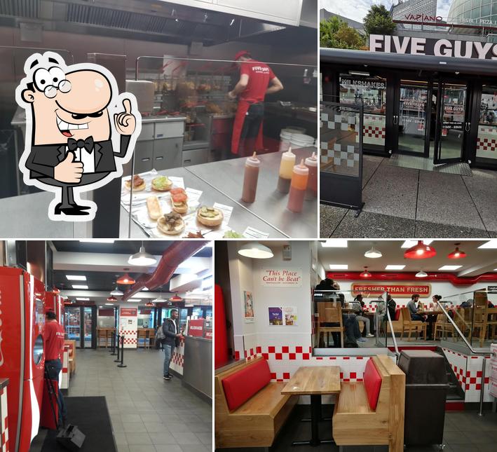 Voici une photo de Five Guys La Défense