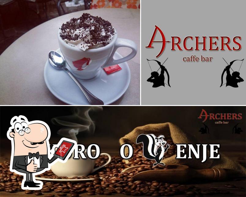 Guarda questa foto di Archers caffe bar