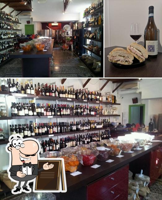 Gli esterni di Vinea Enoteca Bar Genova