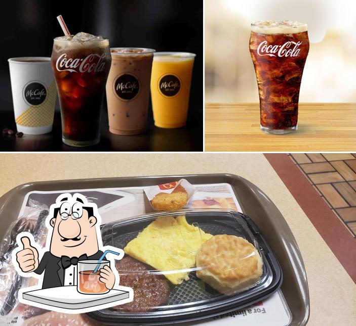 The image of McDonald's’s drink and food