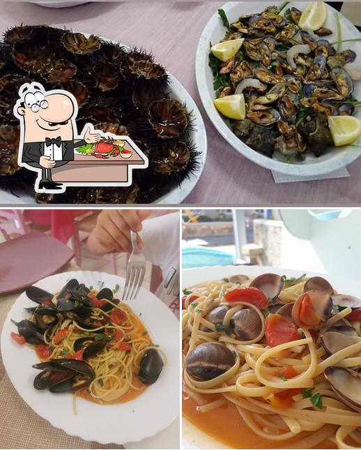 Try out seafood at La Galleria del Corso