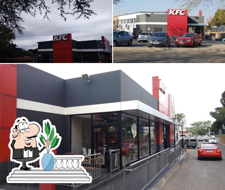 KFC Queenswood restaurant, Pretoria, Queens Corner Shopping Centre ...