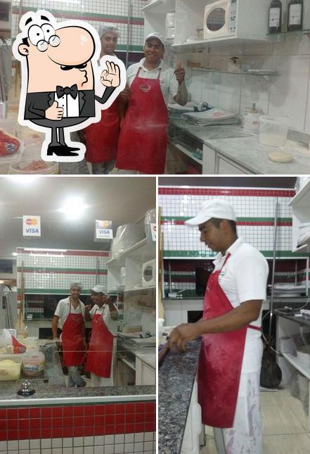 Look at the image of Pizzaria Enapolis