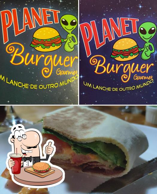 Consiga um hambúrguer no Planet Burguer