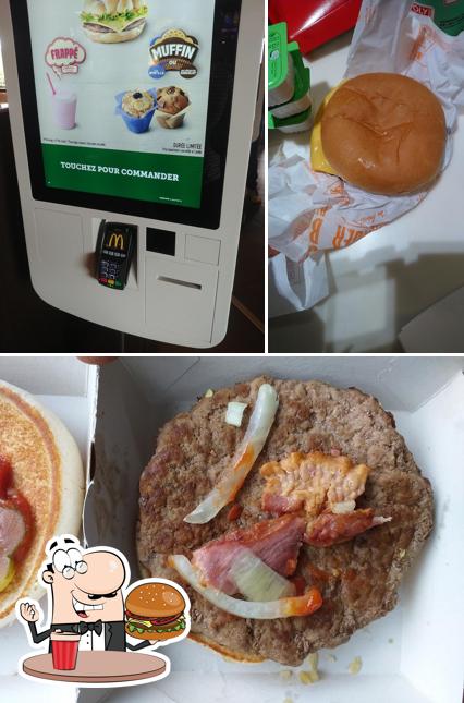 Commandez un hamburger à McDonald's