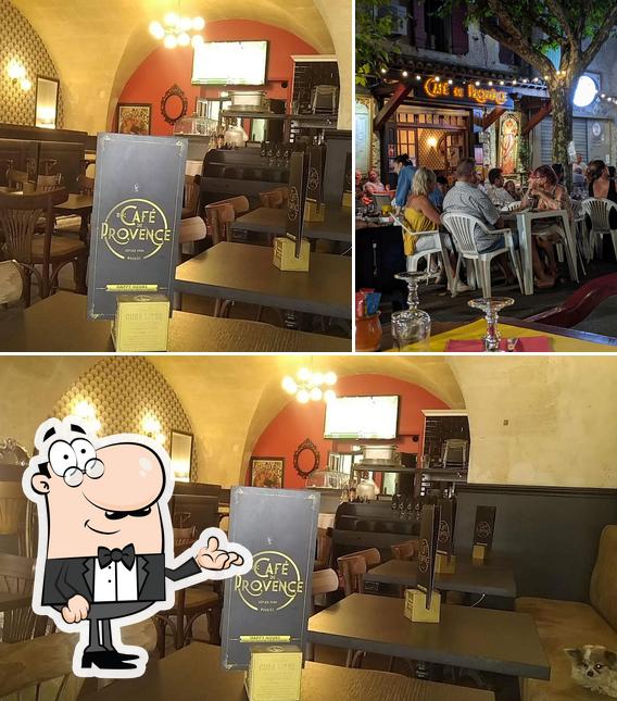 une girafe!! 3L de bière à partager ou pas!! - Photo de Cafe de  provence, Mouries - Tripadvisor