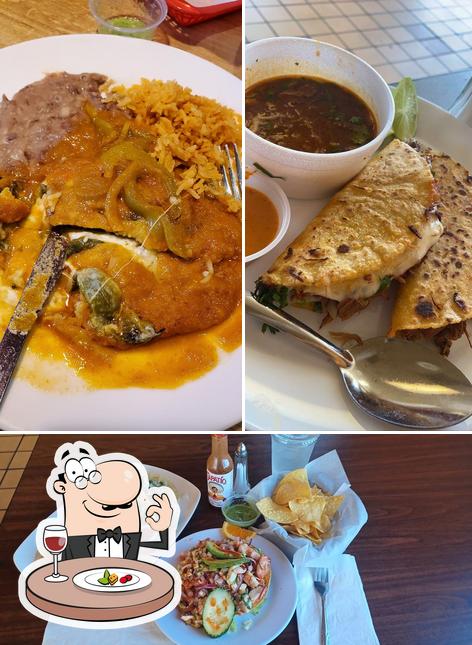 Taqueria Y Mariscos Chapala, 340 E 10th St suite d in Gilroy - Restaurant  menu and reviews