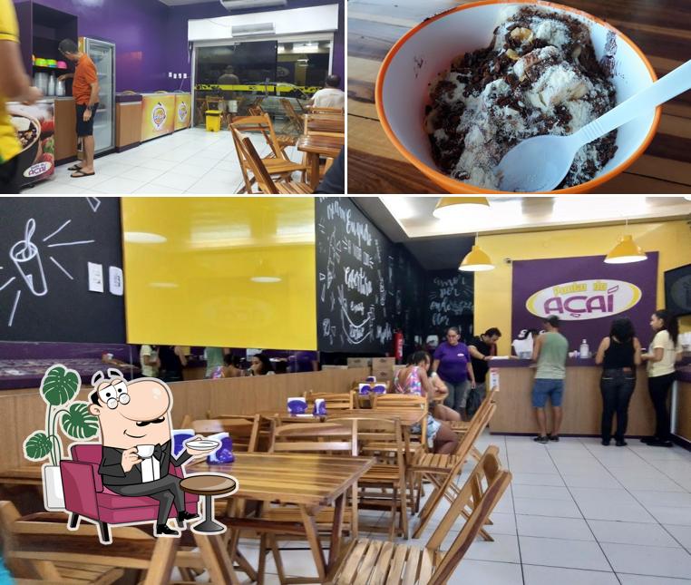 Esta é a foto ilustrando interior e comida no Ponto do Açaí