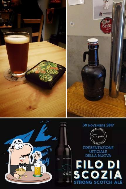 Puoi goderti un rinfrescante bicchiere di birra chiara o scura