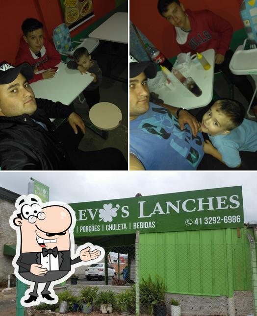 See the pic of Trevo's Lanches