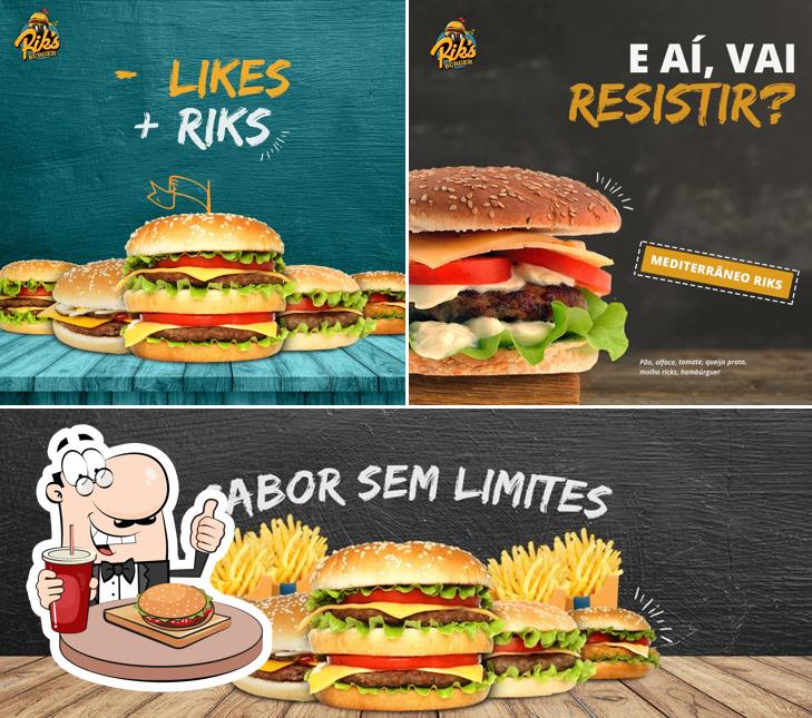 Hambúrguer em RIK'S BURGER Drive-Thru