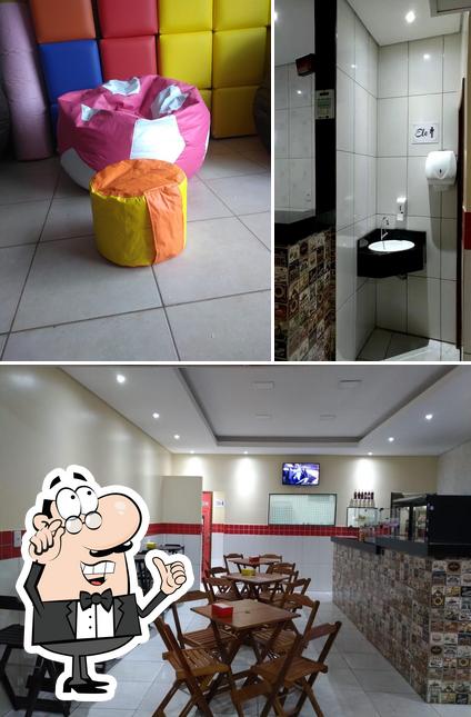 O interior do Deyv's Burger e Pizzaria -Bomba Fast Food - Açaiteria - Lanchonete