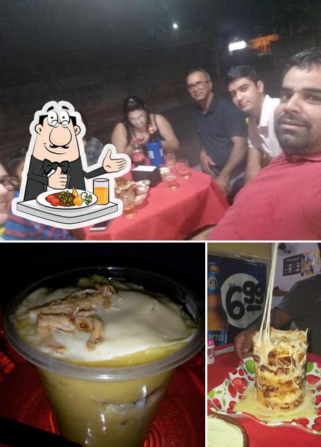 A foto do Bar Do Joao Gordo’s comida e interior